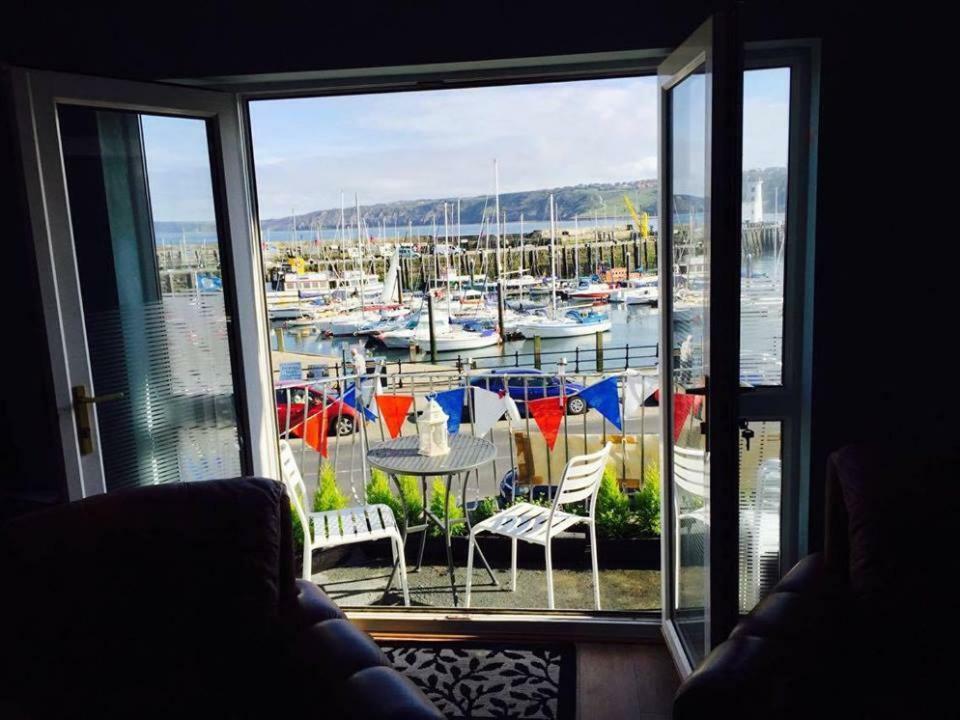 Waterfront Apartment スカーバラ エクステリア 写真