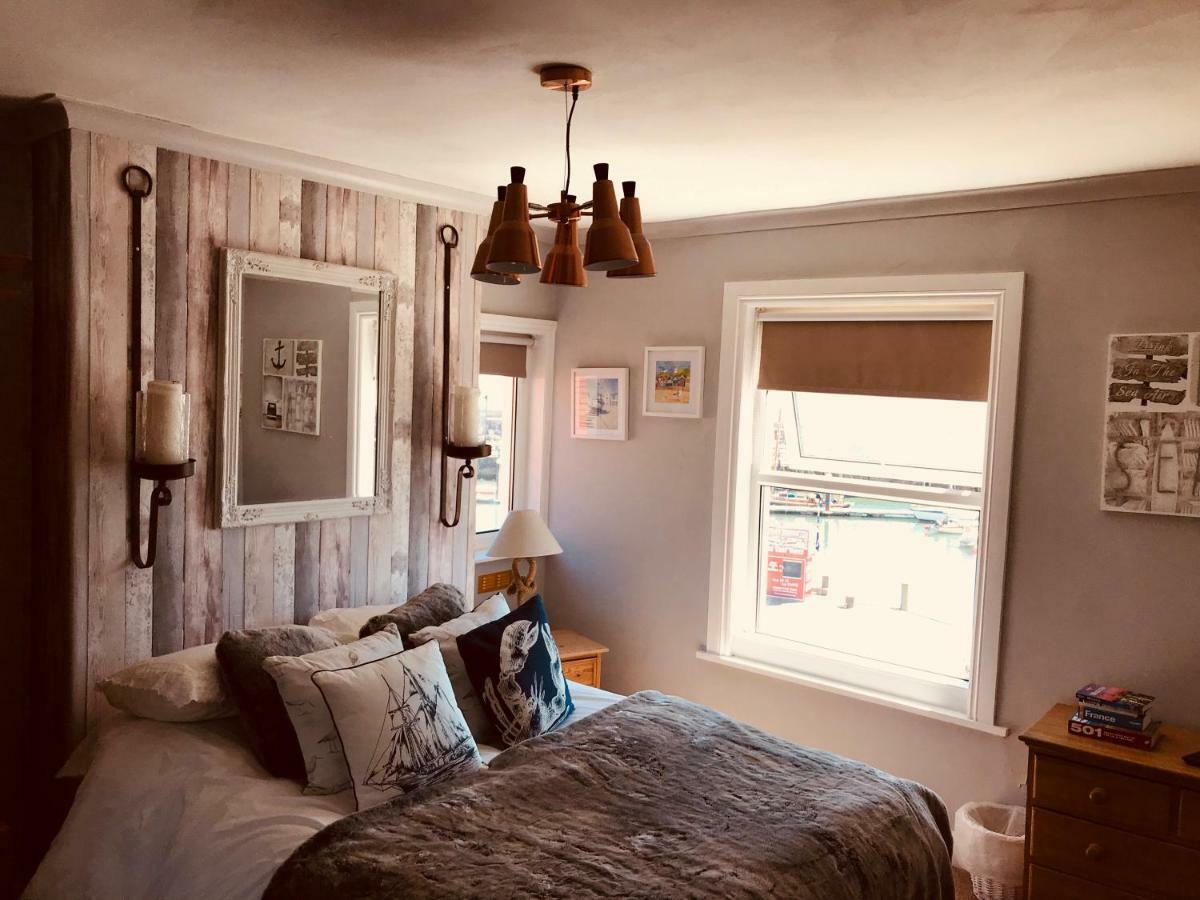Waterfront Apartment スカーバラ エクステリア 写真