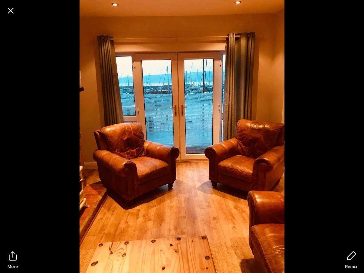 Waterfront Apartment スカーバラ エクステリア 写真