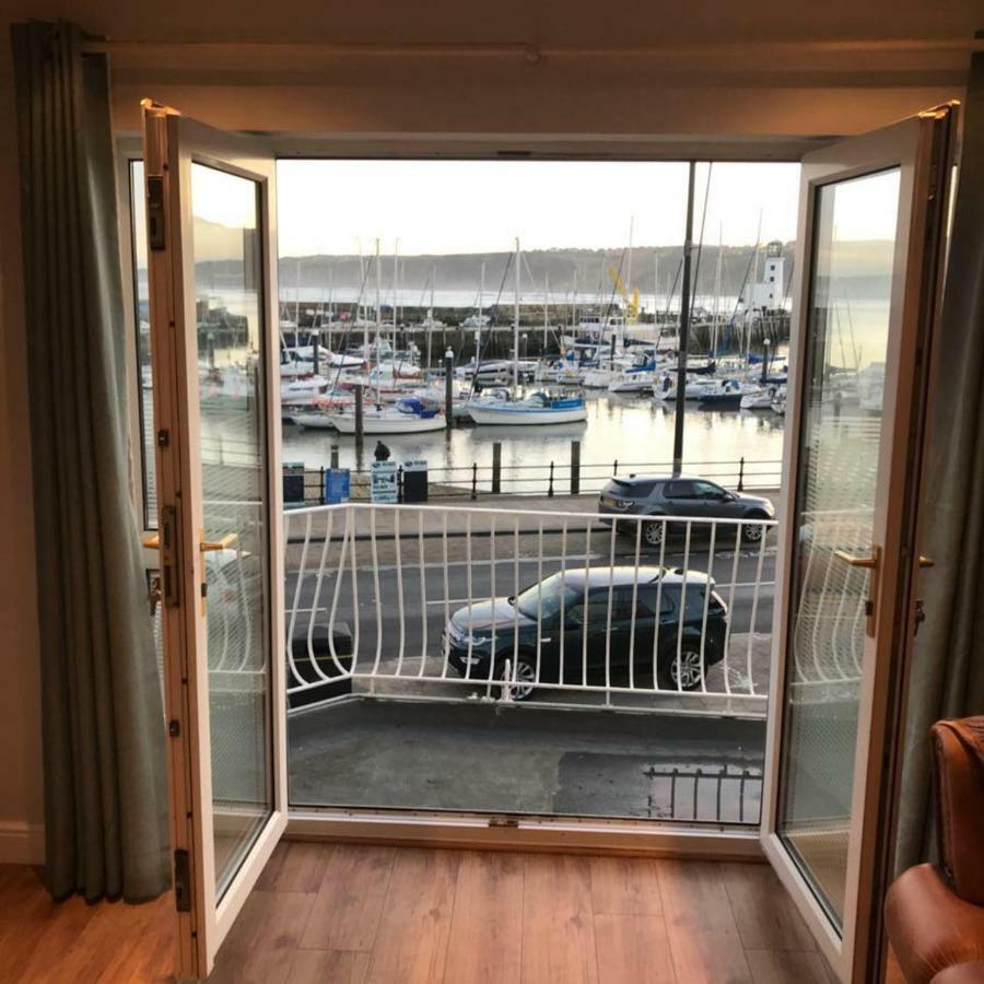 Waterfront Apartment スカーバラ エクステリア 写真